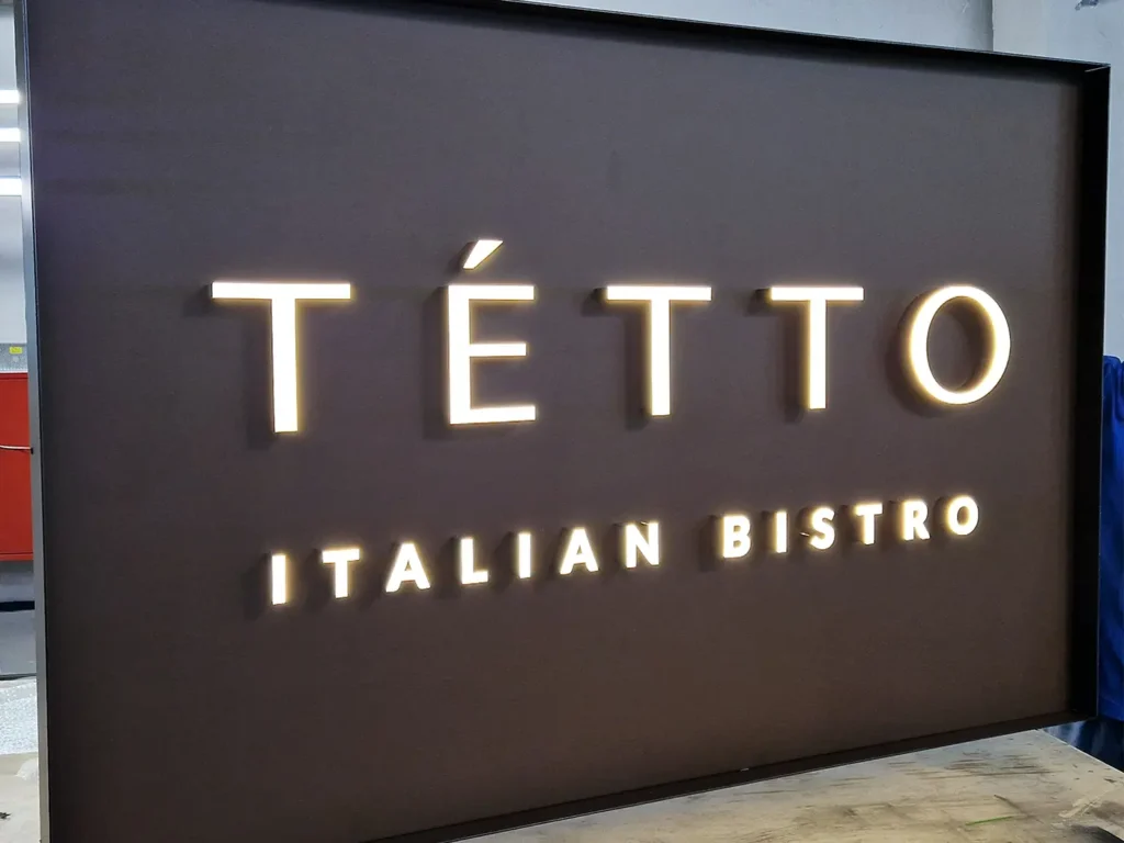 Световая вывеска на подложке "Tetto" (фото 1)